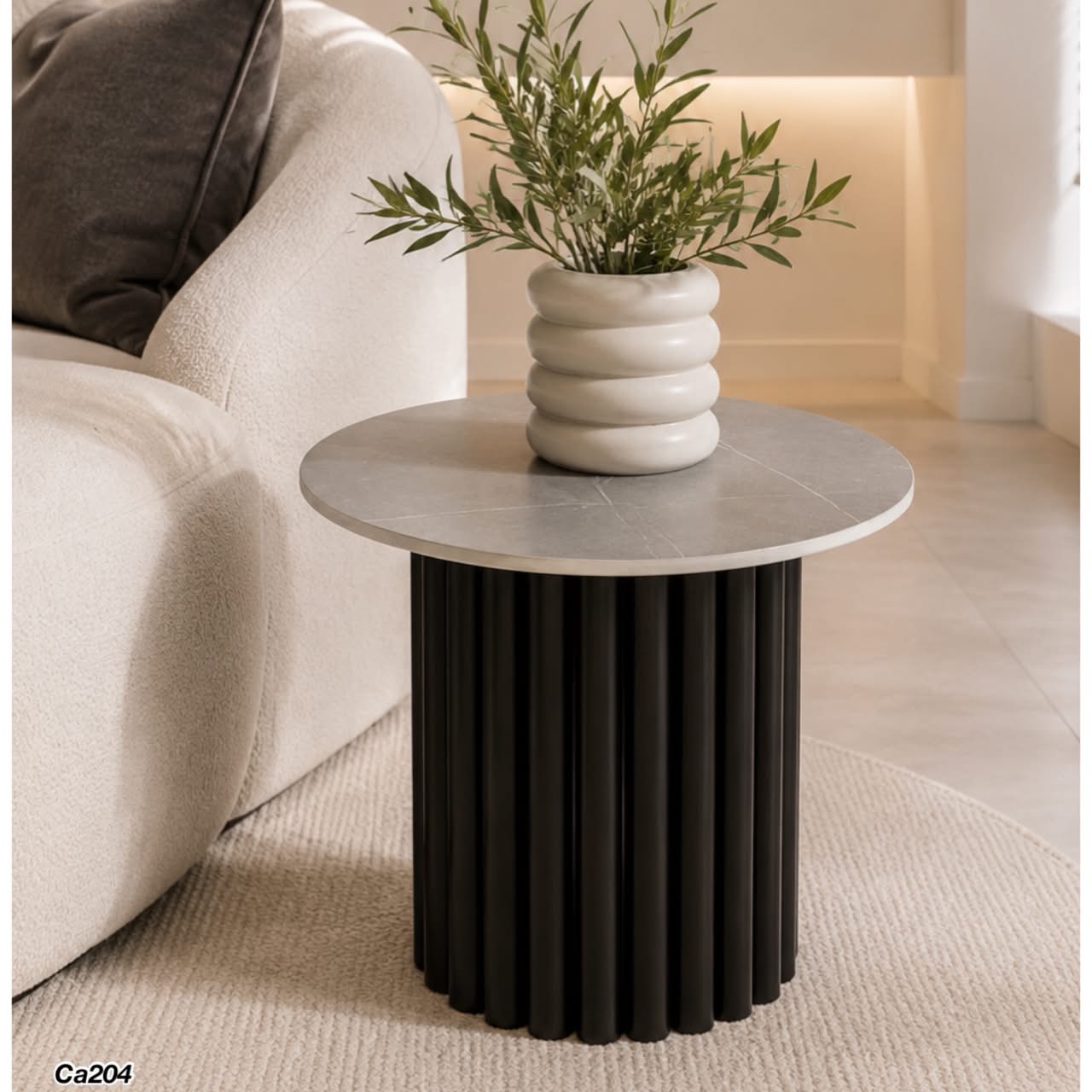 Mesa auxiliar gris base acanalada aluminio y piedra sintetizada 30cm* 40cm